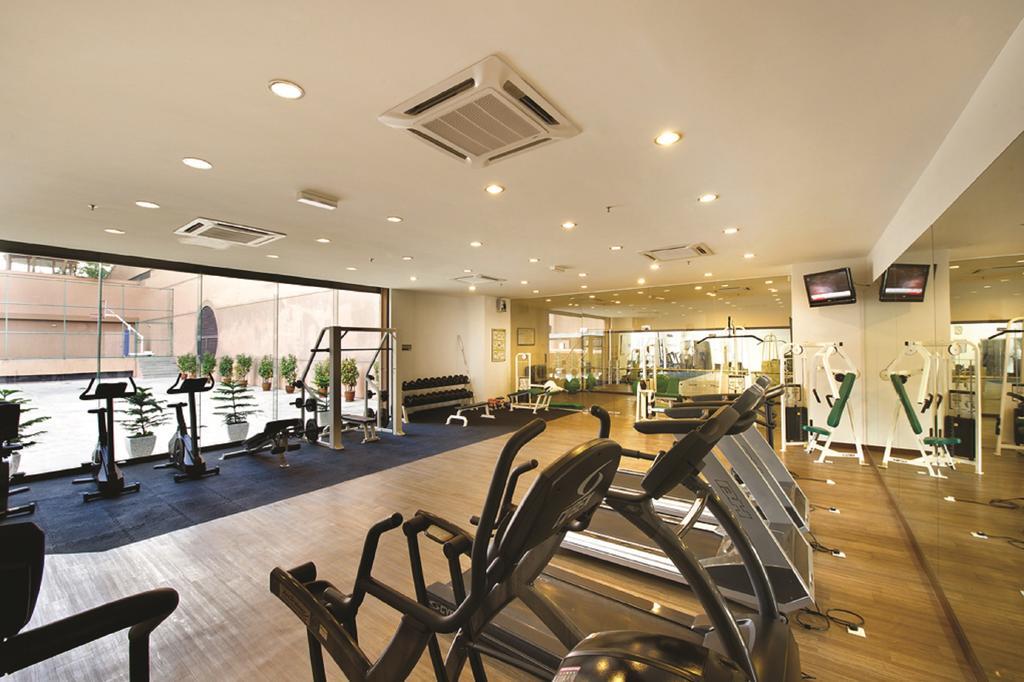 버자야 타임즈 스퀘어 호텔, 쿠알라룸푸르 외부 사진 The gym at the hotel