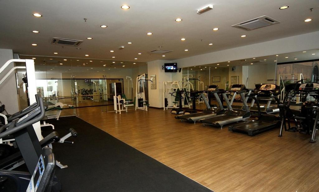 버자야 타임즈 스퀘어 호텔, 쿠알라룸푸르 외부 사진 The gym at the hotel