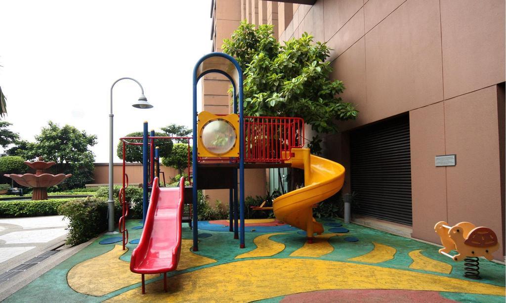 버자야 타임즈 스퀘어 호텔, 쿠알라룸푸르 외부 사진 Playground at the 10th floor